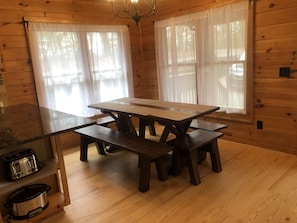 Dining - Stunning fall views! Private, easy access, just minutes to downtown Blue Ridge! (Blue Ridge)