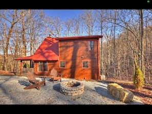 Exterior - Stunning fall views! Private, easy access, just minutes to downtown Blue Ridge! (Blue Ridge)