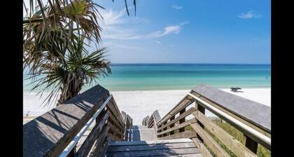 Olive's Cottage in The Hammocks / 2 Pools / Short Walk to Beach / 4 Bikes