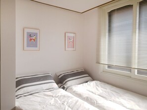 Individually decorated, individually furnished, desk, laptop workspace - Cheese Guesthouse - Hostel (Seoul)