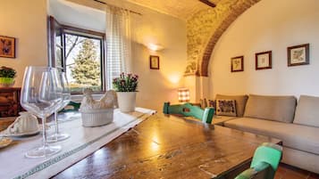 Classic Apartment, 1 Bedroom, Non Smoking, Hill View (Gaggiolo) | Living room