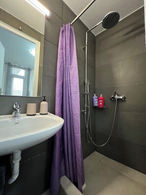 Shower, hair dryer, towels, soap - Athens Studio in the sky...❗️❗️❗️ perfect for couples❤️️ (Kallithea)
