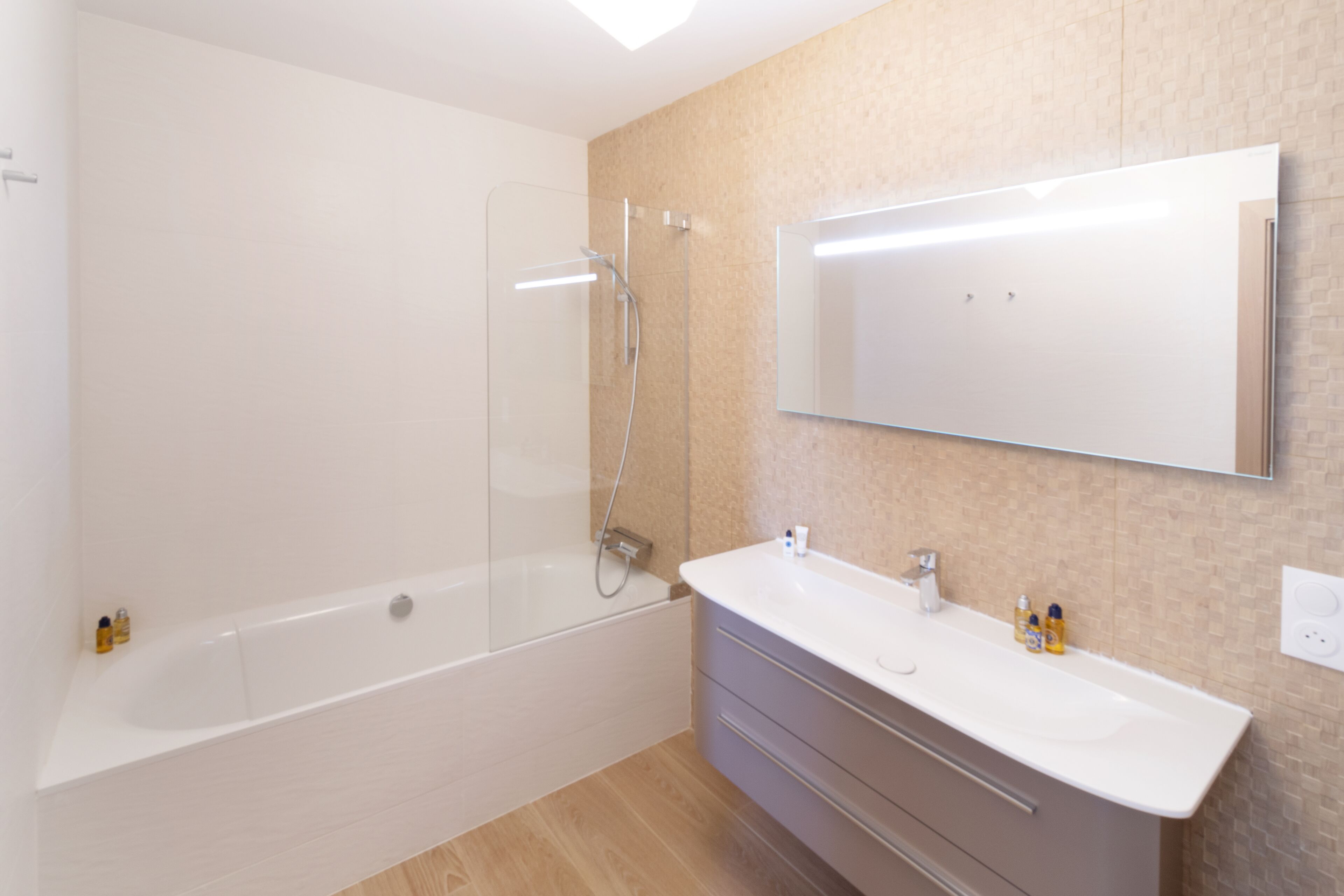 Luxurious villa with heated pool