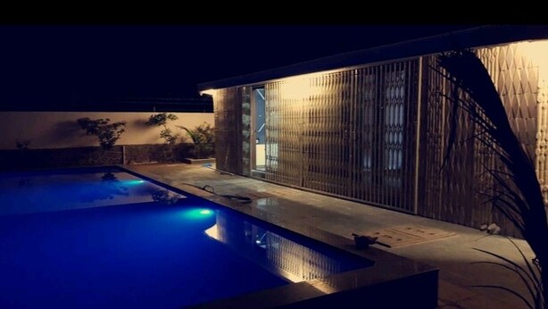 15 outdoor pools, sun loungers - Lonavala KD mountain view villa (Mawal)