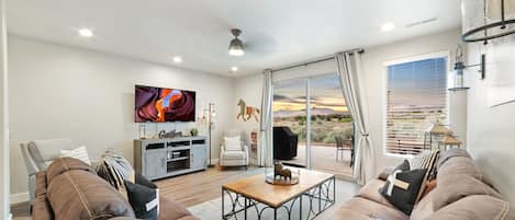 Smart TV, chimenea, consola de videojuegos y reproductor de DVD