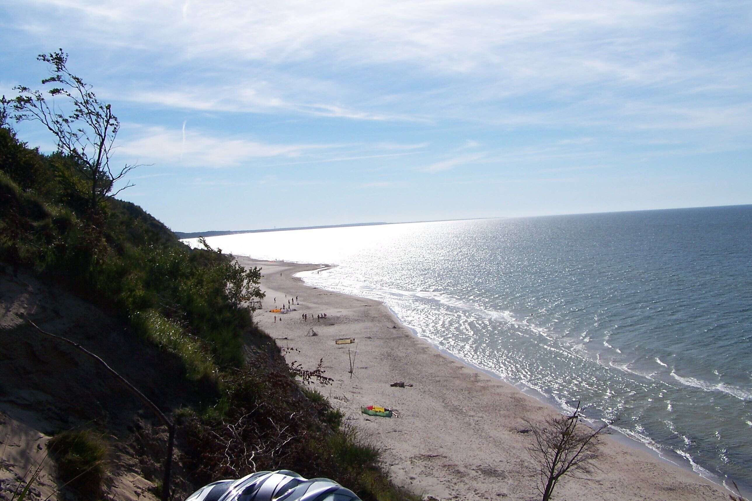 Playa en los alrededores y camastros 