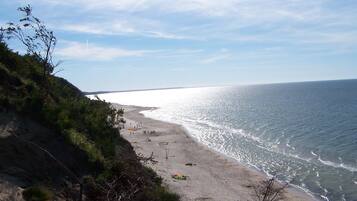 Plage à proximité, chaises longues