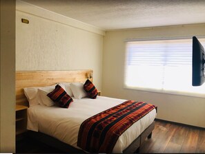 Superior Room, 1 King Bed, Non Smoking | Premium bedding, iron/ironing board, free WiFi, bed sheets