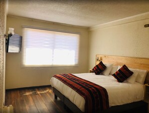 Superior Room, 1 King Bed, Non Smoking | Premium bedding, iron/ironing board, free WiFi, bed sheets