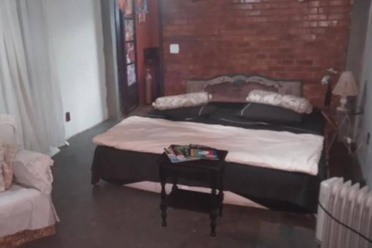 Suite Confort, 1 cama King size (Erva Doce) | Tabla de planchar con plancha, camas extra, wifi gratis y ropa de cama