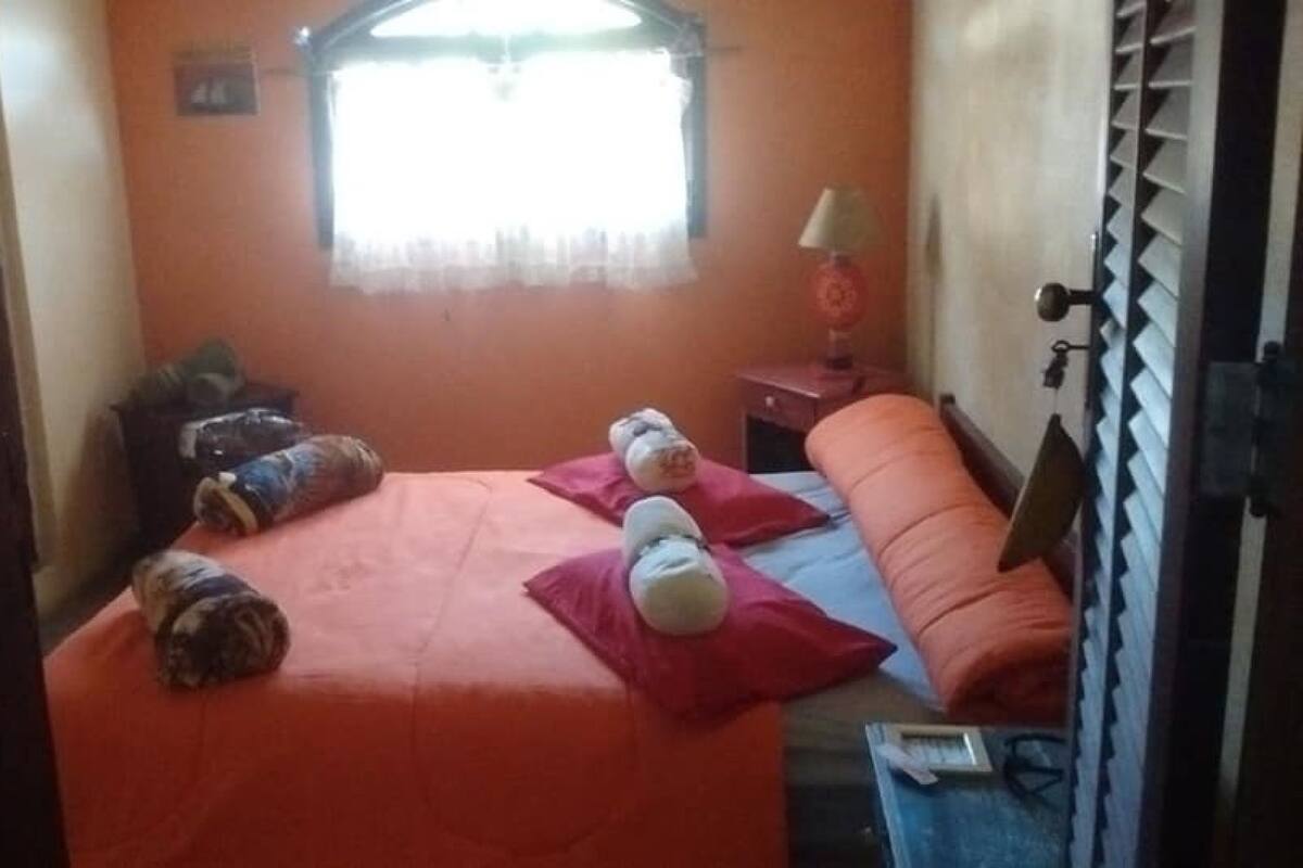 Habitación doble económica, 1 cama Queen size (Camomila) | Tabla de planchar con plancha, camas extra, wifi gratis y ropa de cama