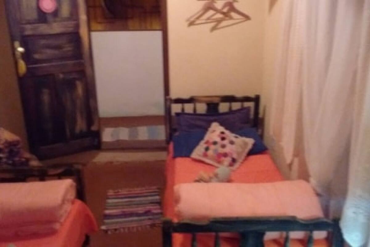 Habitación doble económica, 2 camas individuales (Alfazema) | Tabla de planchar con plancha, camas extra, wifi gratis y ropa de cama