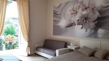 Superior Double Room, Balcony | 1 bedroom, desk, blackout drapes, soundproofing