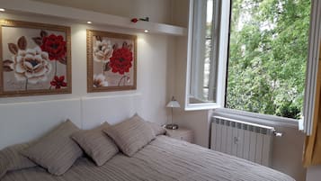 Double Room, Balcony | 1 bedroom, desk, blackout drapes, soundproofing