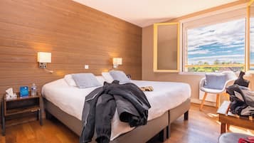 Standard Double Room | Individually decorated, individually furnished, blackout drapes