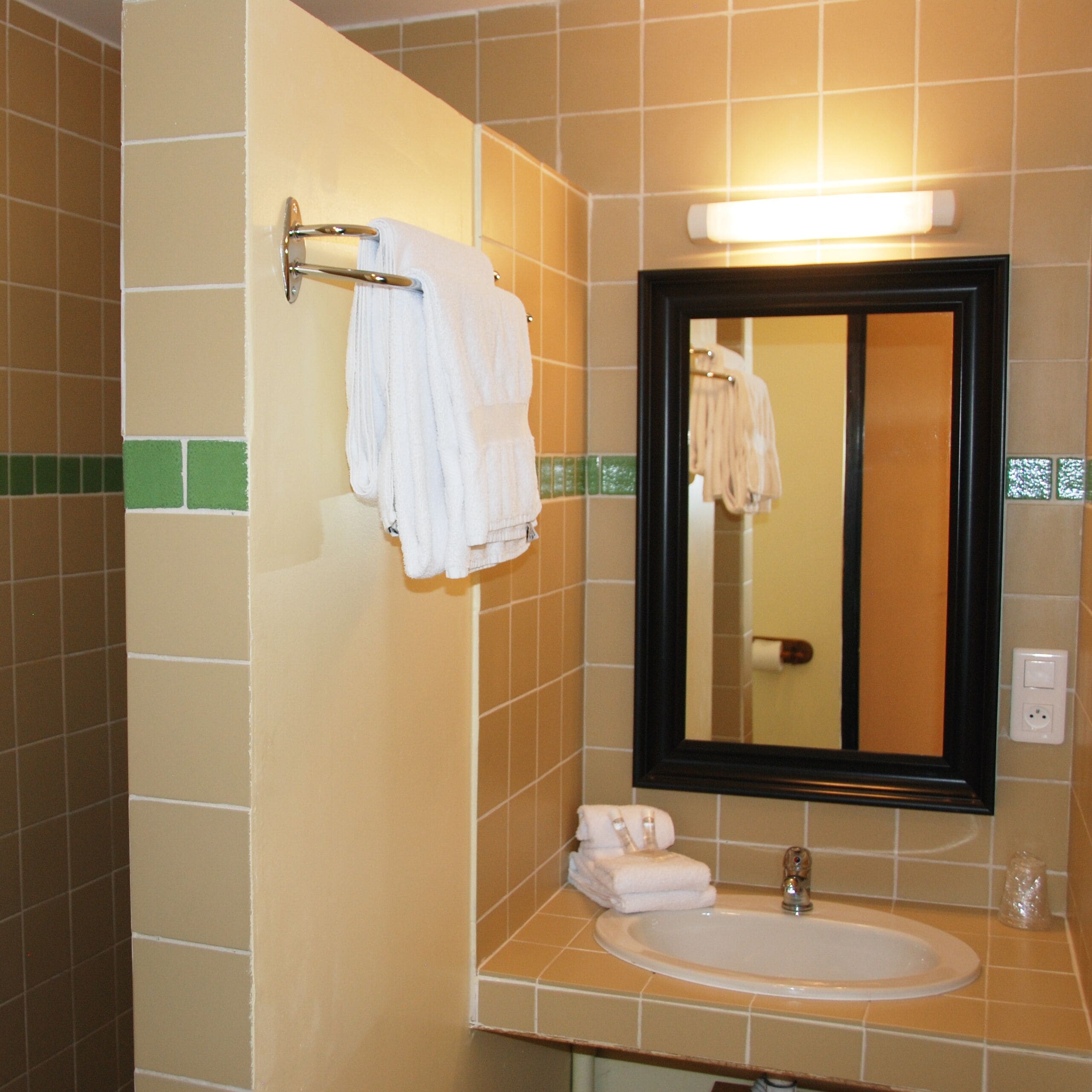 Tomannsrom – superior | Bad | Dusj, toalettartikler (inkludert) og håndklær