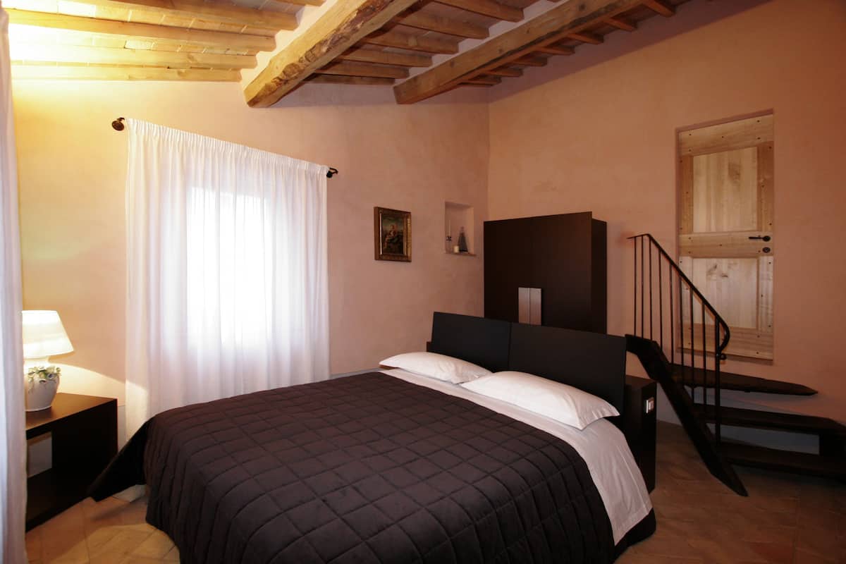Classic Room, Non Smoking | Blackout drapes, soundproofing, rollaway beds, bed sheets