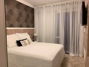 3 quartos, ferros/tábuas de passar roupa, Wi-Fi, roupa de cama