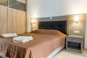 3 makuuhuonetta, tallelokero huoneessa, silitysrauta/-lauta, Wi-Fi