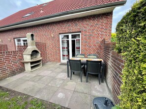 Outdoor dining - Holiday house starfish, only 2km to the North Sea, very child-friendly  (Hamswehrum)