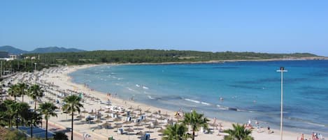 Beach nearby, sun loungers