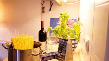 Fridge, microwave, coffee/tea maker, electric kettle