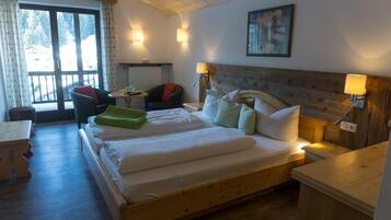 In-room safe, desk, iron/ironing board, free WiFi