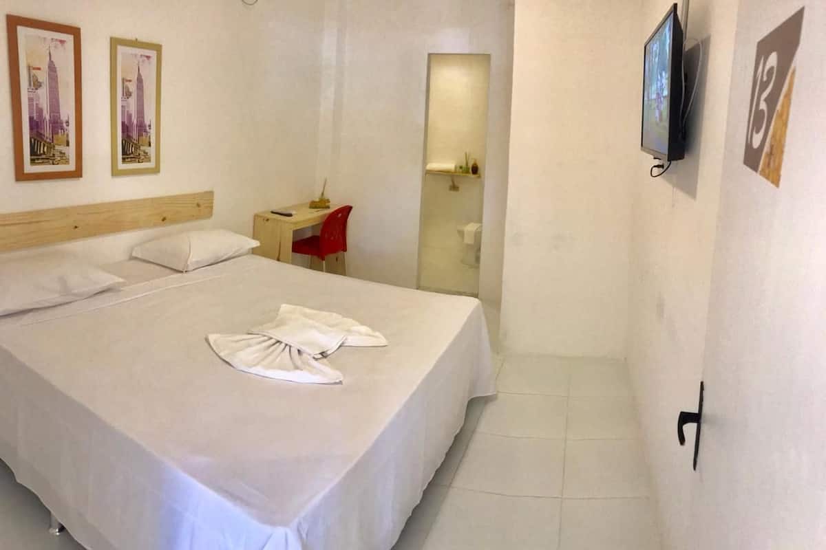 Minibar, escritorio, cortinas blackout y wifi gratis
