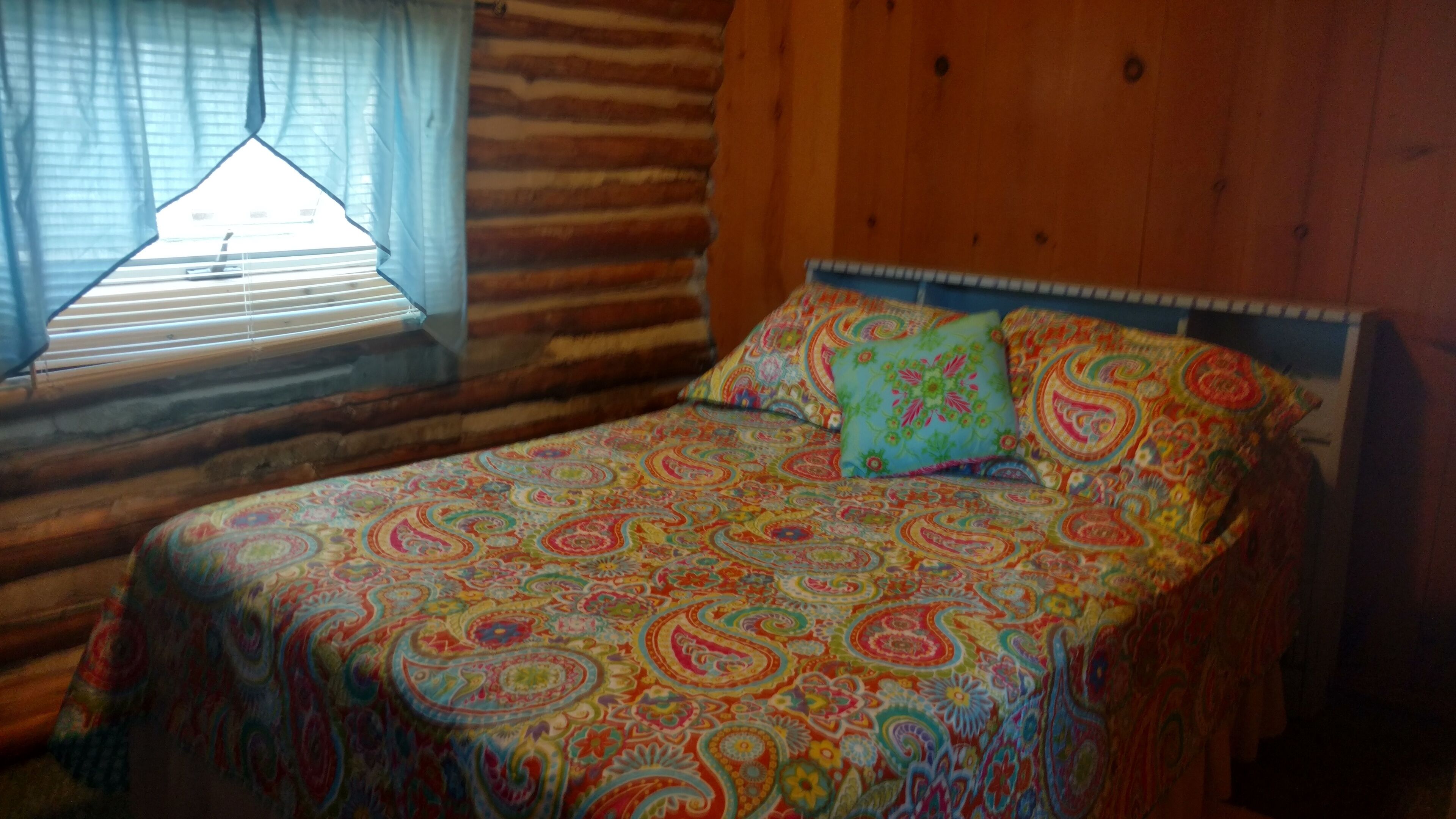 Peaceful Lakefront Getaway 2 B/1 BA