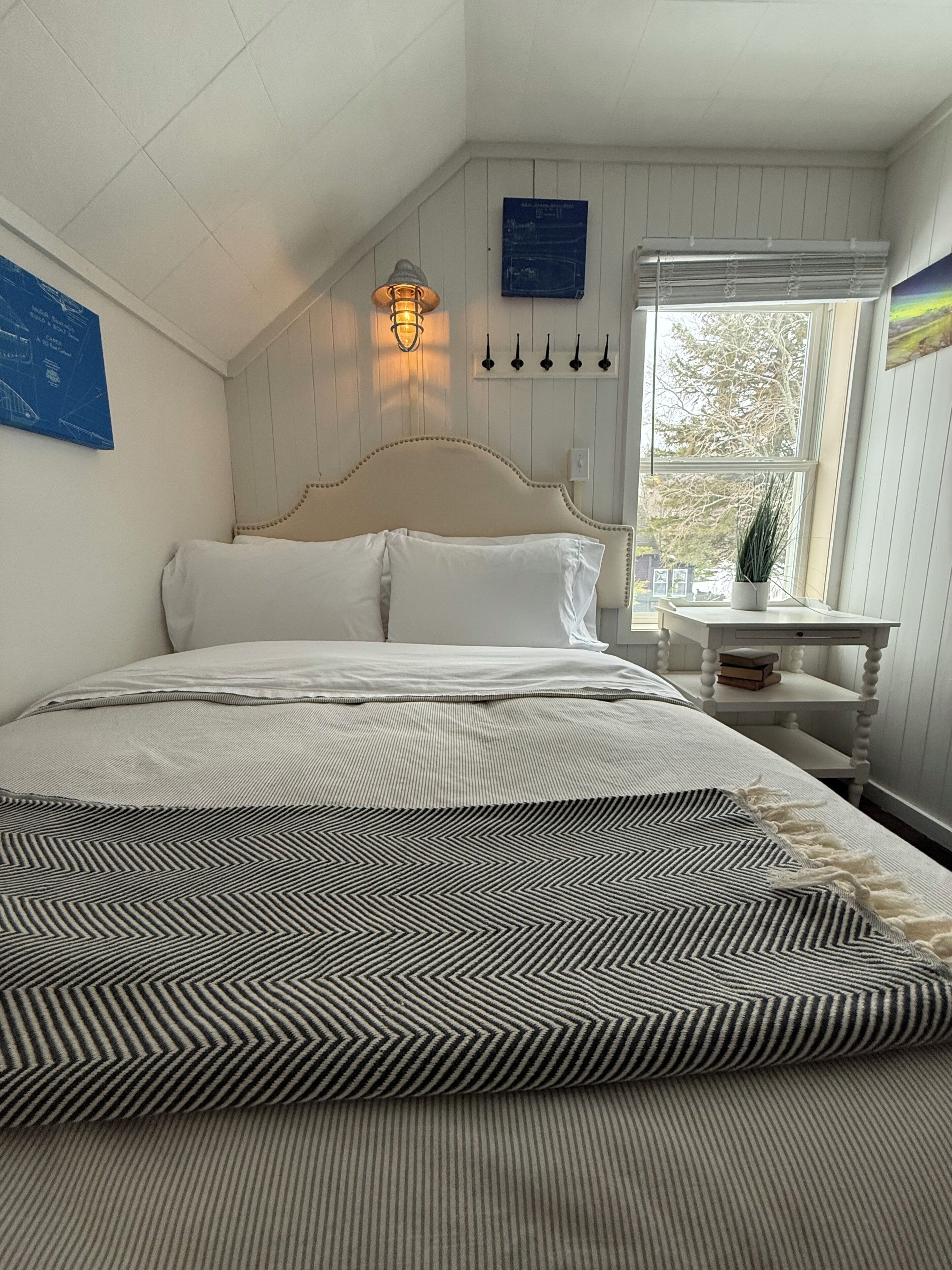4 bedrooms, iron/ironing board, travel crib, free WiFi