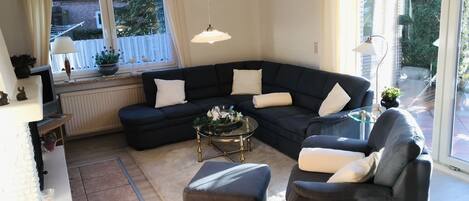 TV, fireplace, stereo