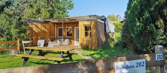 Vacation home Seeblick Sauna use at the Zeulenrodaer Meer, enjoy nature and tranquility
