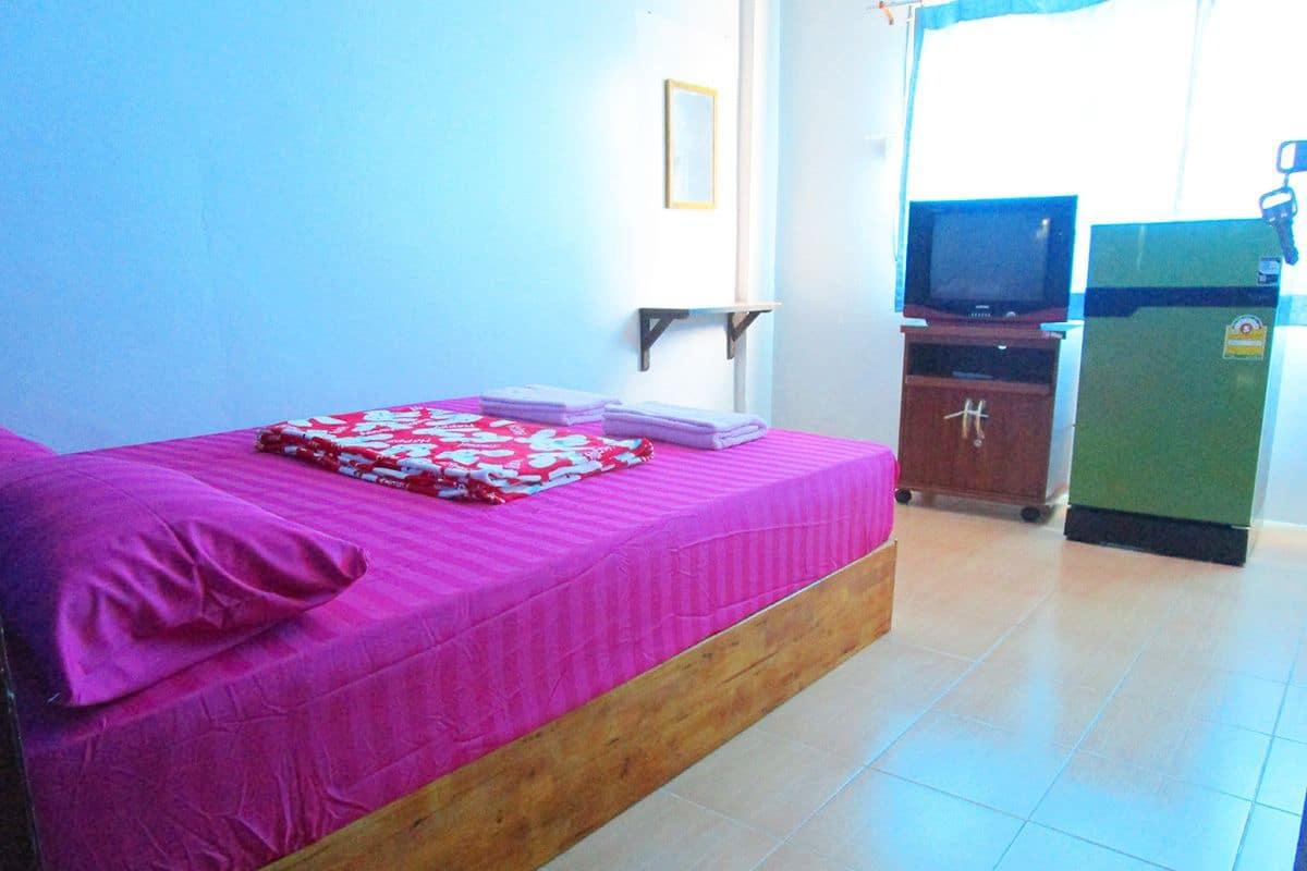 Standard Double Room with Shared Bathroom | Truy cập Internet không dây miễn phí, bộ trải giường