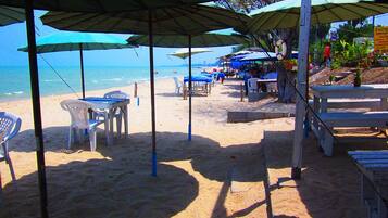 Am Strand, Massagen am Strand