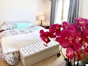 3 bedrooms, iron/ironing board, travel crib, free WiFi