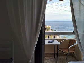 In-room safe, free WiFi, bed sheets - Rania (Istiaia-Aidipsos)