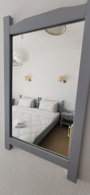 In-room safe, free WiFi, bed sheets - Rania (Istiaia-Aidipsos)