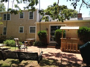 Terrace/patio - Charming Cape in prestigous Gateway Isles,  Free Kayaks, Bike,Dock, River, Beach (Yarmouth)
