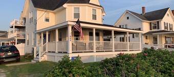 Ocean Front With Panoramic Views - Walk to the Beach and Town!