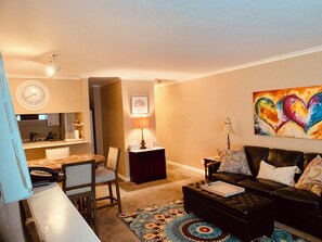 Smart TV - YOU WON'T WANT TO LEAVE! (Monterey)
