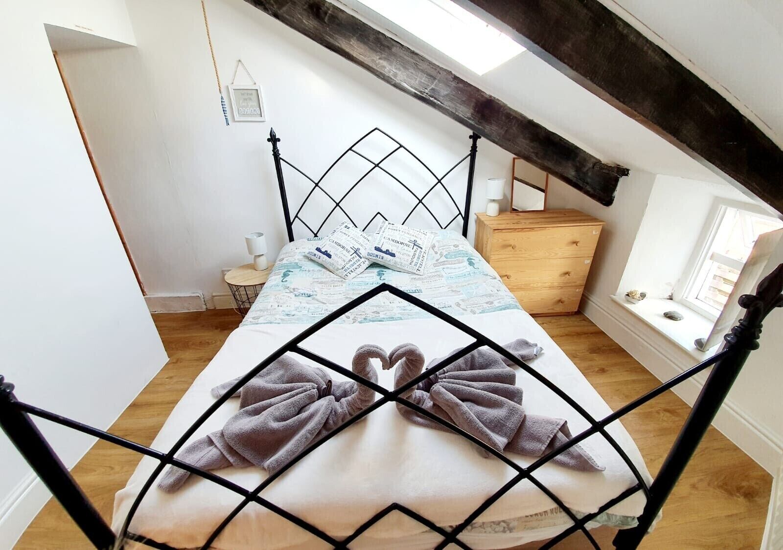 Cosy Cottage- Cornwall - 2 Bedroom - Sleeps 4