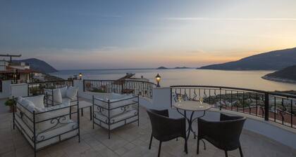 Appartement de luxe de 2 chambres avec vue imprenable sur la mer et grandes piscines d'eau salée