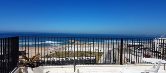 Caparica Luxury Apartment by HOST-POINT