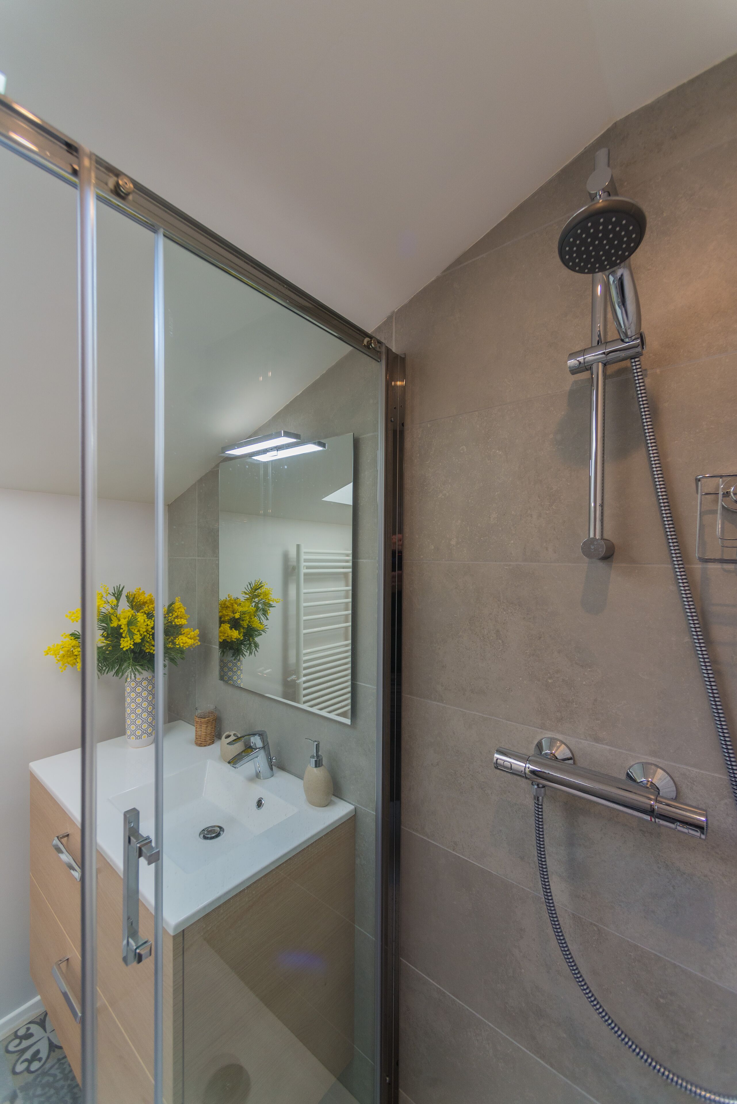 淋浴設備、風筒、提供毛巾、廁紙