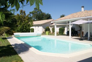 A heated pool - BETWEEN ARCACHON AND OCEAN, BIG HOUSE - LE TEMPLE (Le Temple)