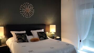 4 Schlafzimmer, BĂŒgeleisen/BĂŒgelbrett, WLAN, BettwĂ€sche