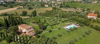 Villa Poggio le Vignacce - in the heart of Tuscany