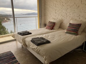 5 Schlafzimmer, Zimmersafe, Schreibtisch, Bügeleisen/Bügelbrett