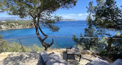 Seafront - Sumptuous, very quiet, swimming pool, hot tub, private sea access