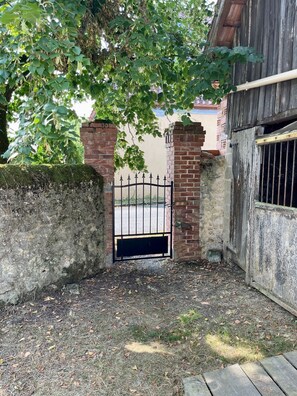 Property grounds - Charming property in Madiran (Saint-Lanne)